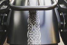 Airbrush motorky blatník vikingské motivy.