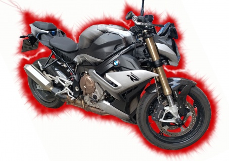 BMW S1000R - škrábaný kov