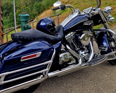 H-D Roadking - helmet color match