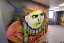 Graffiti malby sprejem na zakázku v interiéru firmy.