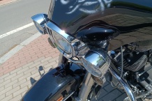 Airbrush na batwing motorky Harley-Davison