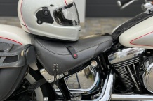 Airbrush lakování helmy k motocyklu Harley-Davidson.