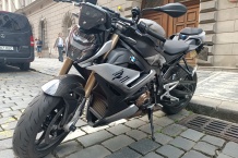 BMW S1000R - Scratched Metal